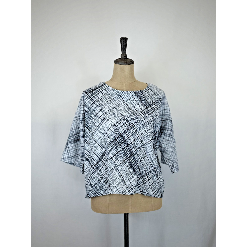 NWT Ever Sassy #300 White w/Black Print Crinkle Woven Top #0224 XS
